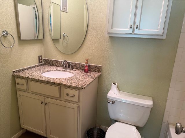 2121 El Paseo Street 2003, Houston, TX 77054