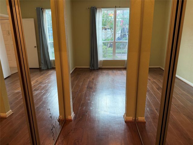 2121 El Paseo Street 2003, Houston, TX 77054