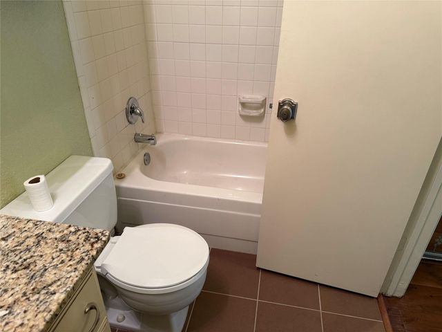 2121 El Paseo Street 2003, Houston, TX 77054