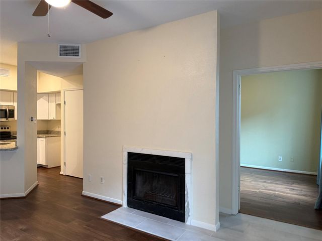 2121 El Paseo Street 2003, Houston, TX 77054