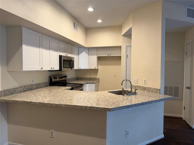 2121 El Paseo Street 2003, Houston, TX 77054