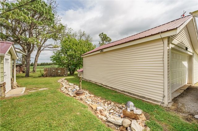 9480 Highway 21, Berryville, AR 72616