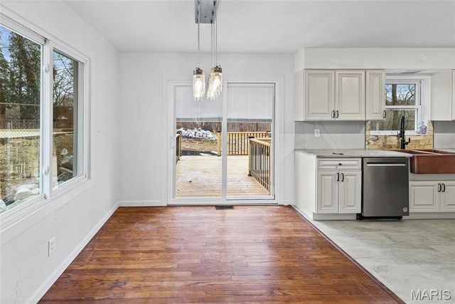 1300 Edgewood Drive, Fairview Heights, IL 62208