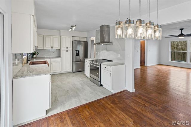 1300 Edgewood Drive, Fairview Heights, IL 62208