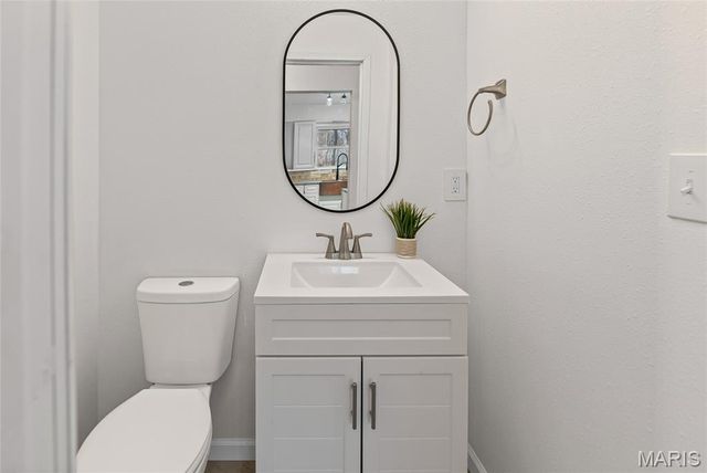 1300 Edgewood Drive, Fairview Heights, IL 62208