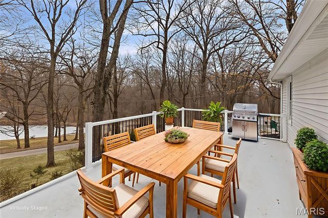 1300 Edgewood Drive, Fairview Heights, IL 62208