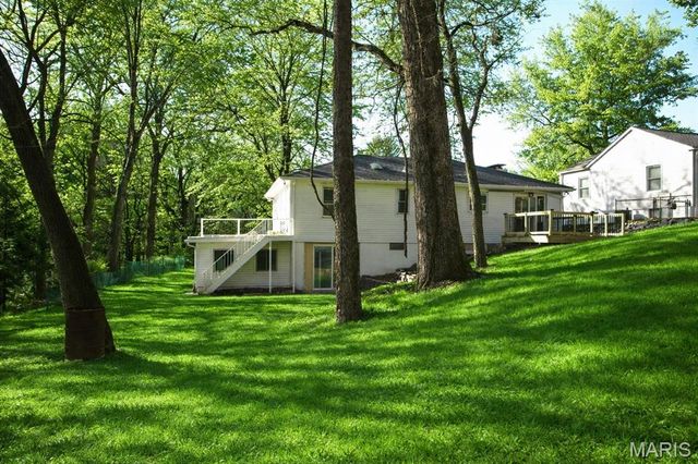 1300 Edgewood Drive, Fairview Heights, IL 62208