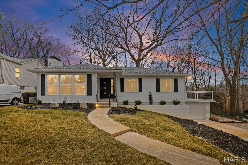 1300 Edgewood Drive, Fairview Heights, IL 62208