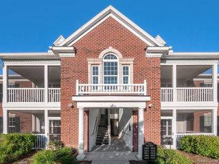 964 W Summerfield Glen Circle 96, Ann Arbor, MI 48103