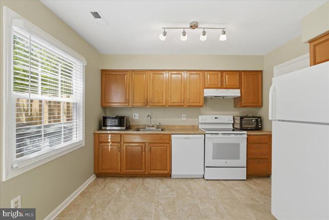 8582 ADAMSON ST, Manassas, VA 20110