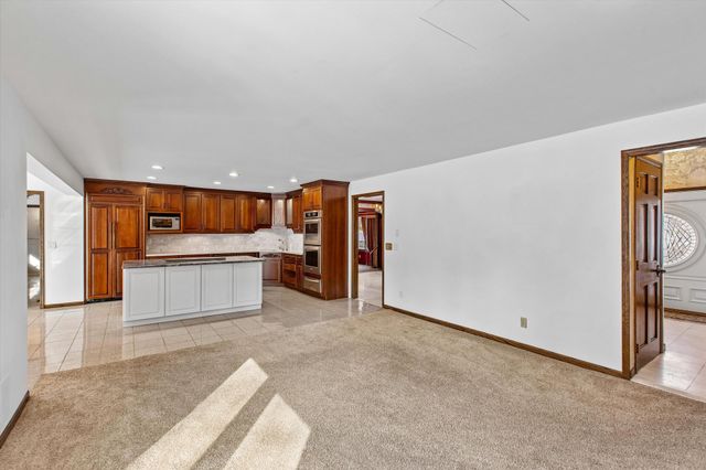 205 Hillcrest Court, Burnsville, MN 55337