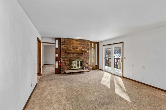 205 Hillcrest Court, Burnsville, MN 55337