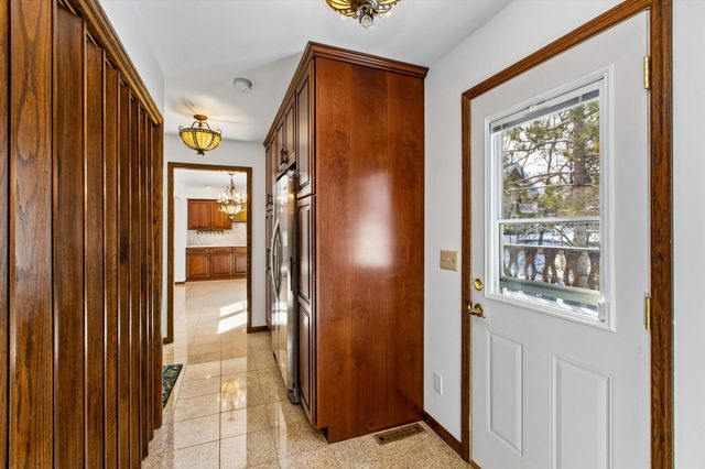 205 Hillcrest Court, Burnsville, MN 55337