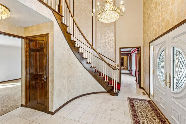 205 Hillcrest Court, Burnsville, MN 55337