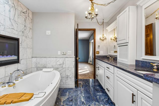 205 Hillcrest Court, Burnsville, MN 55337