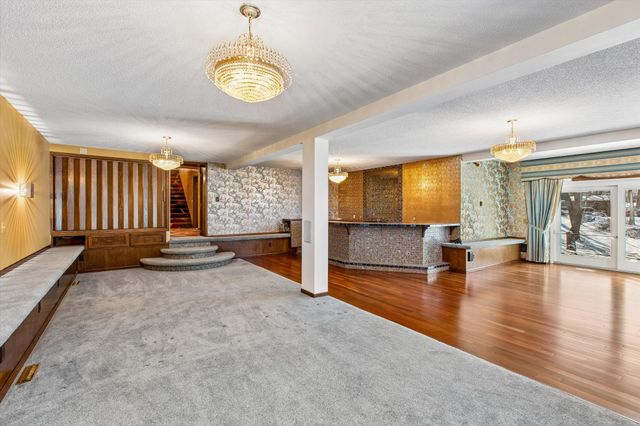 205 Hillcrest Court, Burnsville, MN 55337