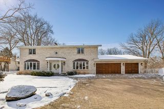 205 Hillcrest Court, Burnsville, MN 55337