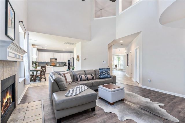 22113 Rose Grass LN, Spicewood, TX 78669