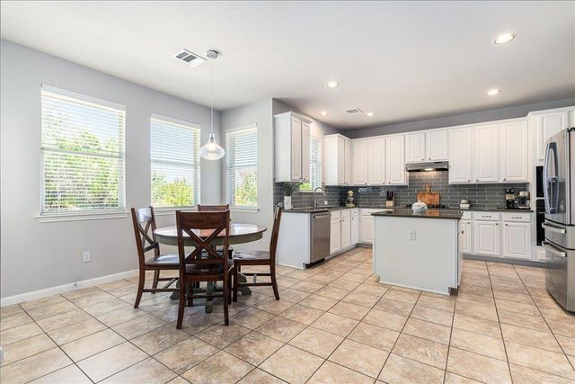 22113 Rose Grass LN, Spicewood, TX 78669