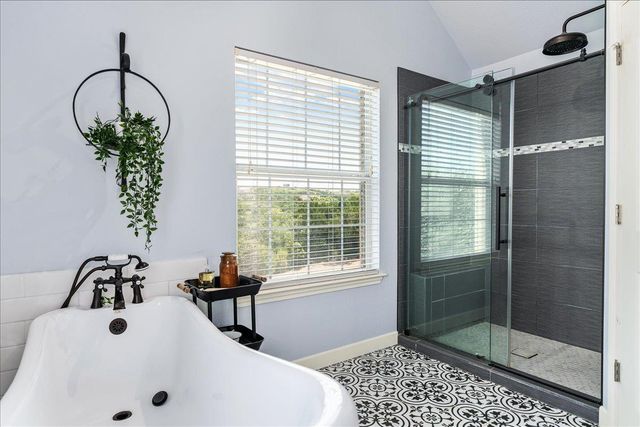 22113 Rose Grass LN, Spicewood, TX 78669