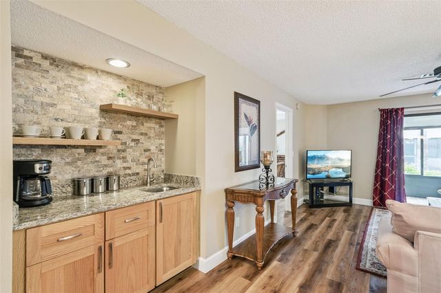 6210 RAINTREE DRIVE L4, Orlando, FL 32822