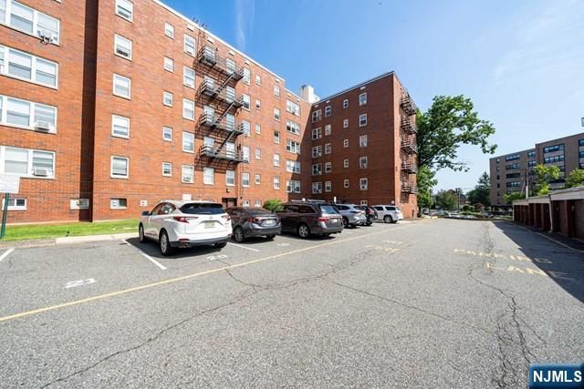 2330 Linwood Avenue 4C, Fort Lee, NJ 07024