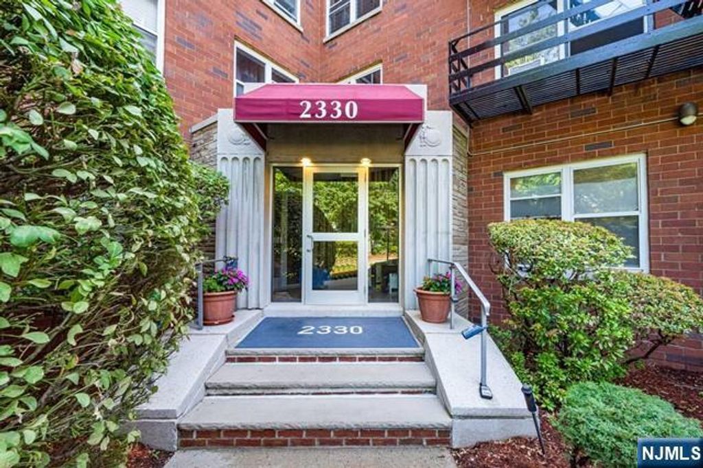 2330 Linwood Avenue 4C, Fort Lee, NJ 07024
