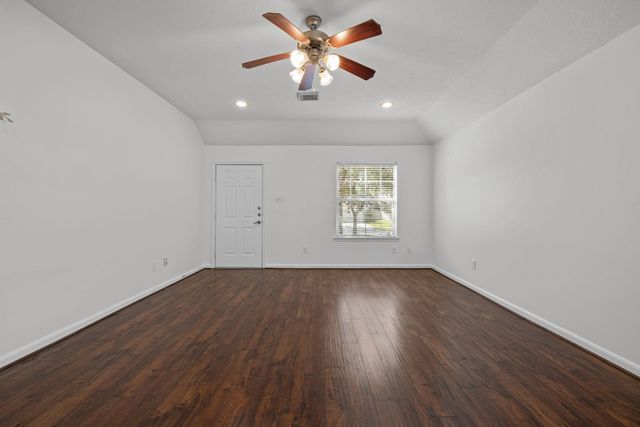 12915 Redbud Shores Lane, Houston, TX 77044