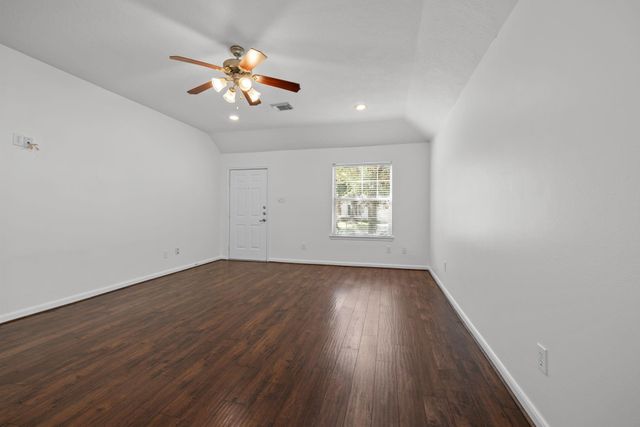 12915 Redbud Shores Lane, Houston, TX 77044