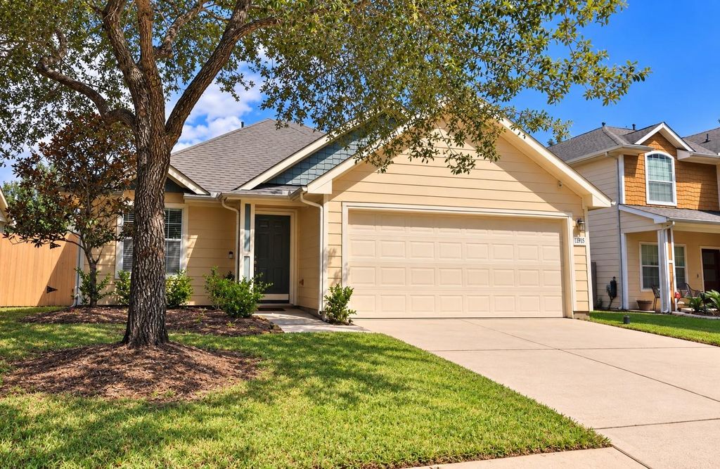 12915 Redbud Shores Lane, Houston, TX 77044