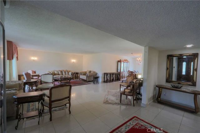 720 Pepper Tree, Long Beach, CA 90815