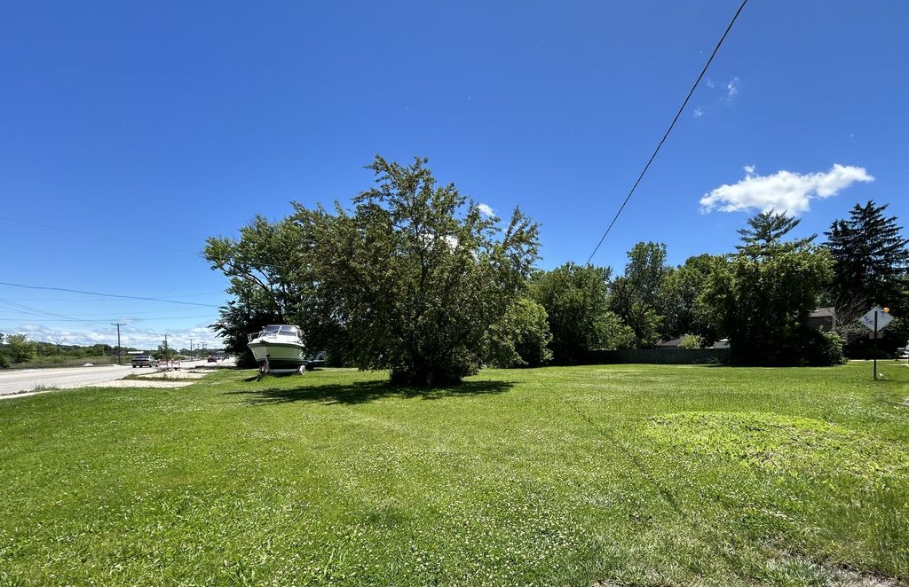 37570 N US Highway 12 Highway, Spring Grove, IL 60081