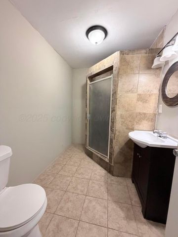 1409 El Paso Street, Wellington, TX 79095