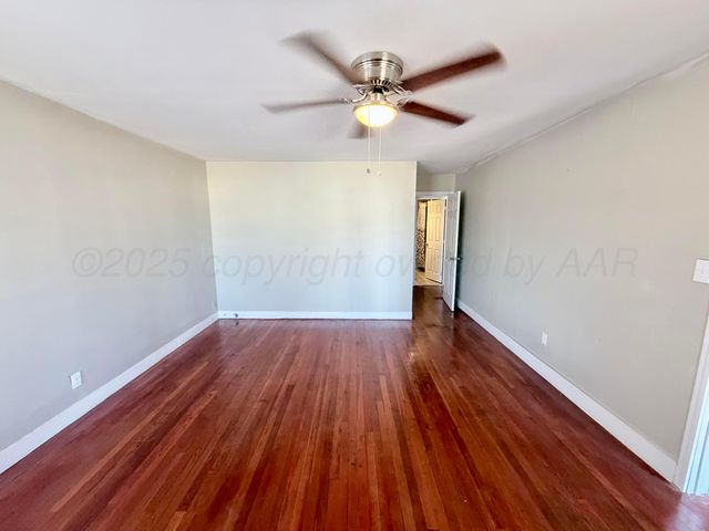 1409 El Paso Street, Wellington, TX 79095