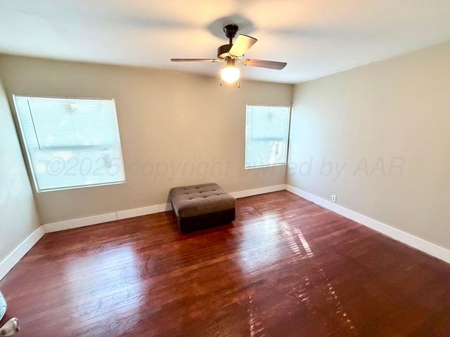 1409 El Paso Street, Wellington, TX 79095