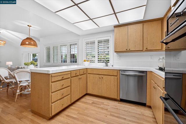 801 Cheyenne Dr, Walnut Creek, CA 94598