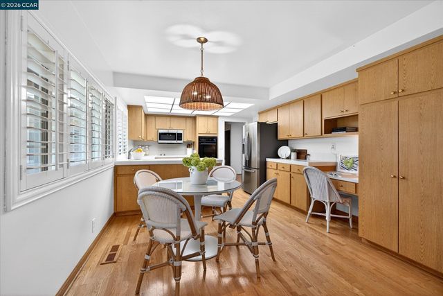 801 Cheyenne Dr, Walnut Creek, CA 94598