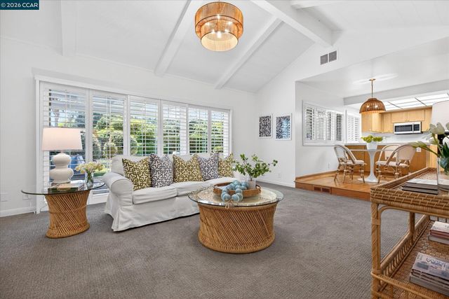 801 Cheyenne Dr, Walnut Creek, CA 94598