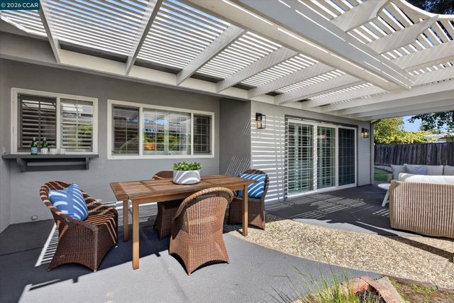 801 Cheyenne Dr, Walnut Creek, CA 94598