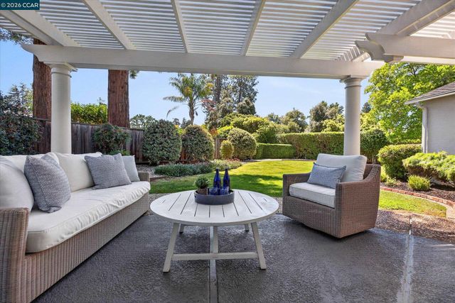 801 Cheyenne Dr, Walnut Creek, CA 94598