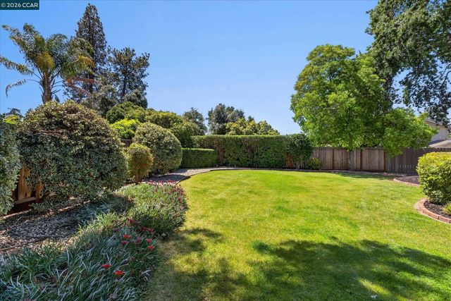 801 Cheyenne Dr, Walnut Creek, CA 94598