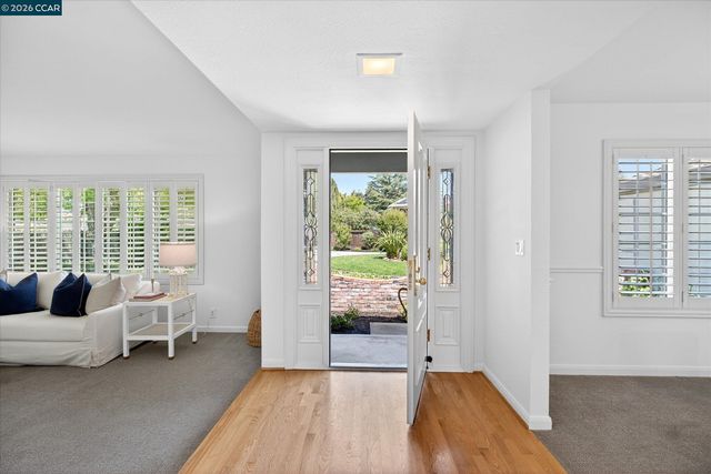 801 Cheyenne Dr, Walnut Creek, CA 94598