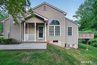 25 Hamden Hills Drive 64, Hamden, CT 06518