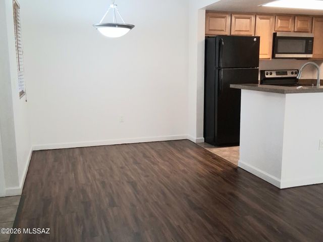 101 S Players Club Drive APT 4104, Tucson, AZ 85745