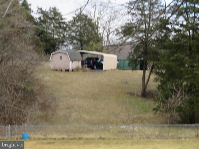 269 CRAWFORD QUARRY RD, Falling Waters, WV 25419