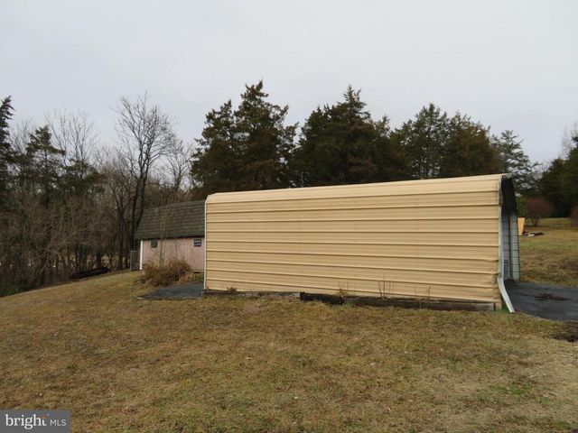 269 CRAWFORD QUARRY RD, Falling Waters, WV 25419