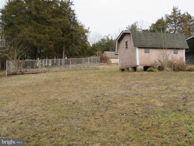 269 CRAWFORD QUARRY RD, Falling Waters, WV 25419