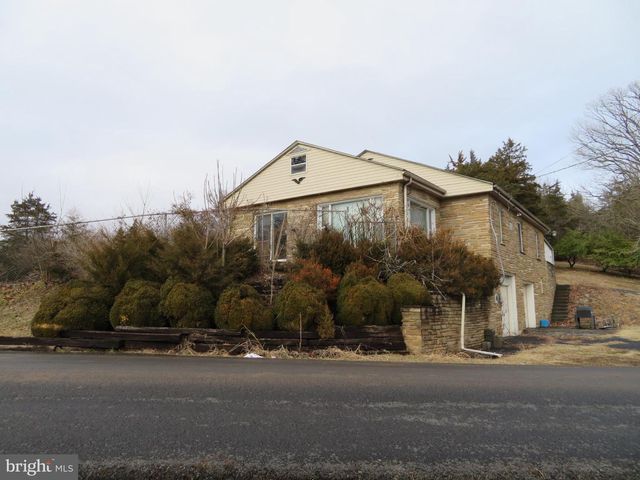 269 CRAWFORD QUARRY RD, Falling Waters, WV 25419