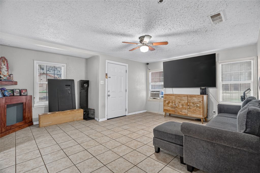 5800 Dallas Avenue, Fort Worth, TX 76112 — photo 4