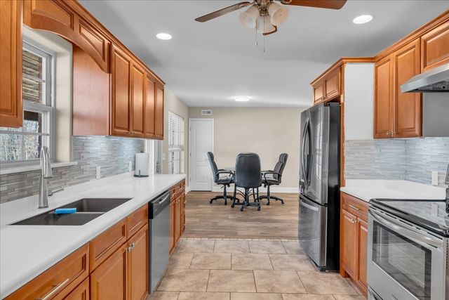 3173 Barnes Mill Rd, Smithville, TN 37166